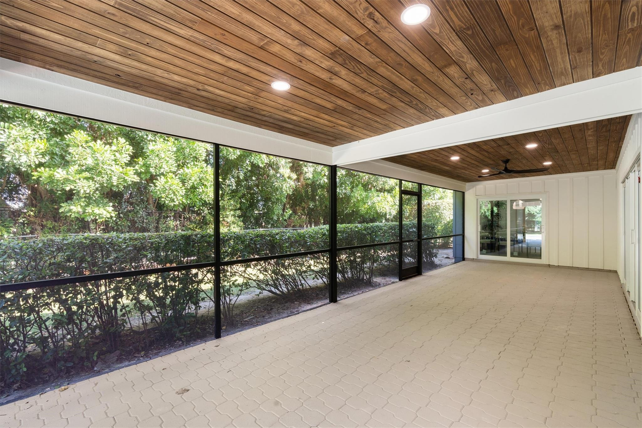 SHADY LAKES - Residential