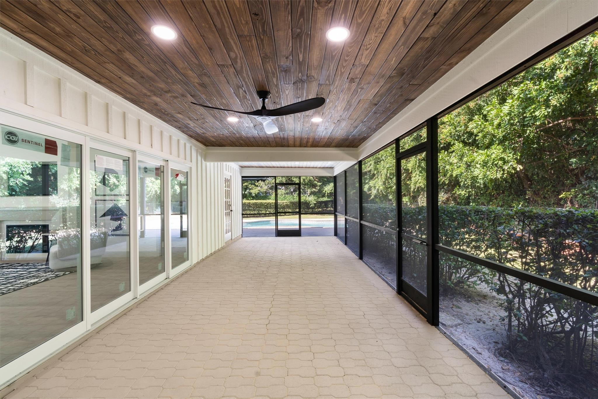 SHADY LAKES - Residential