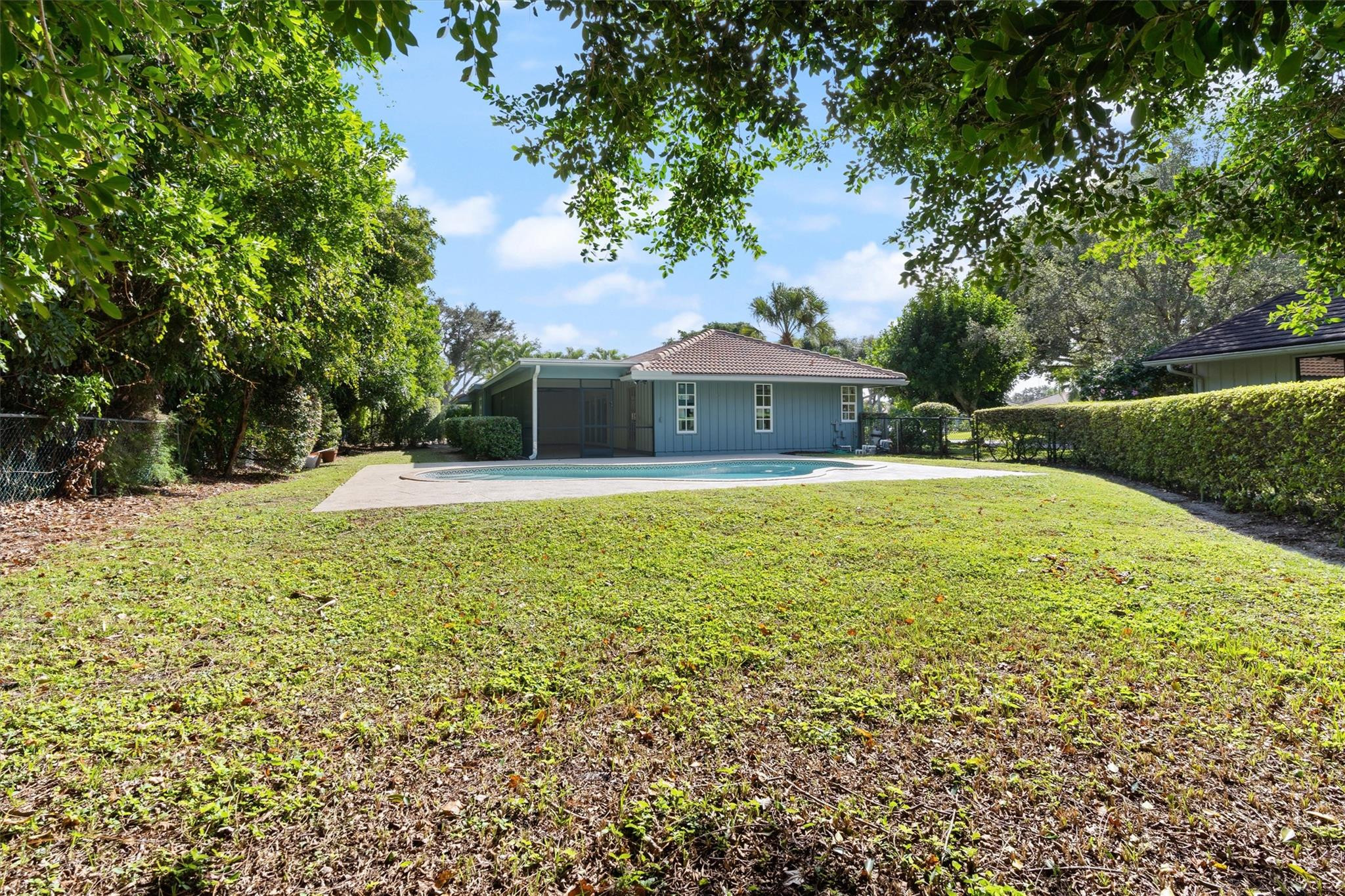 SHADY LAKES - Residential