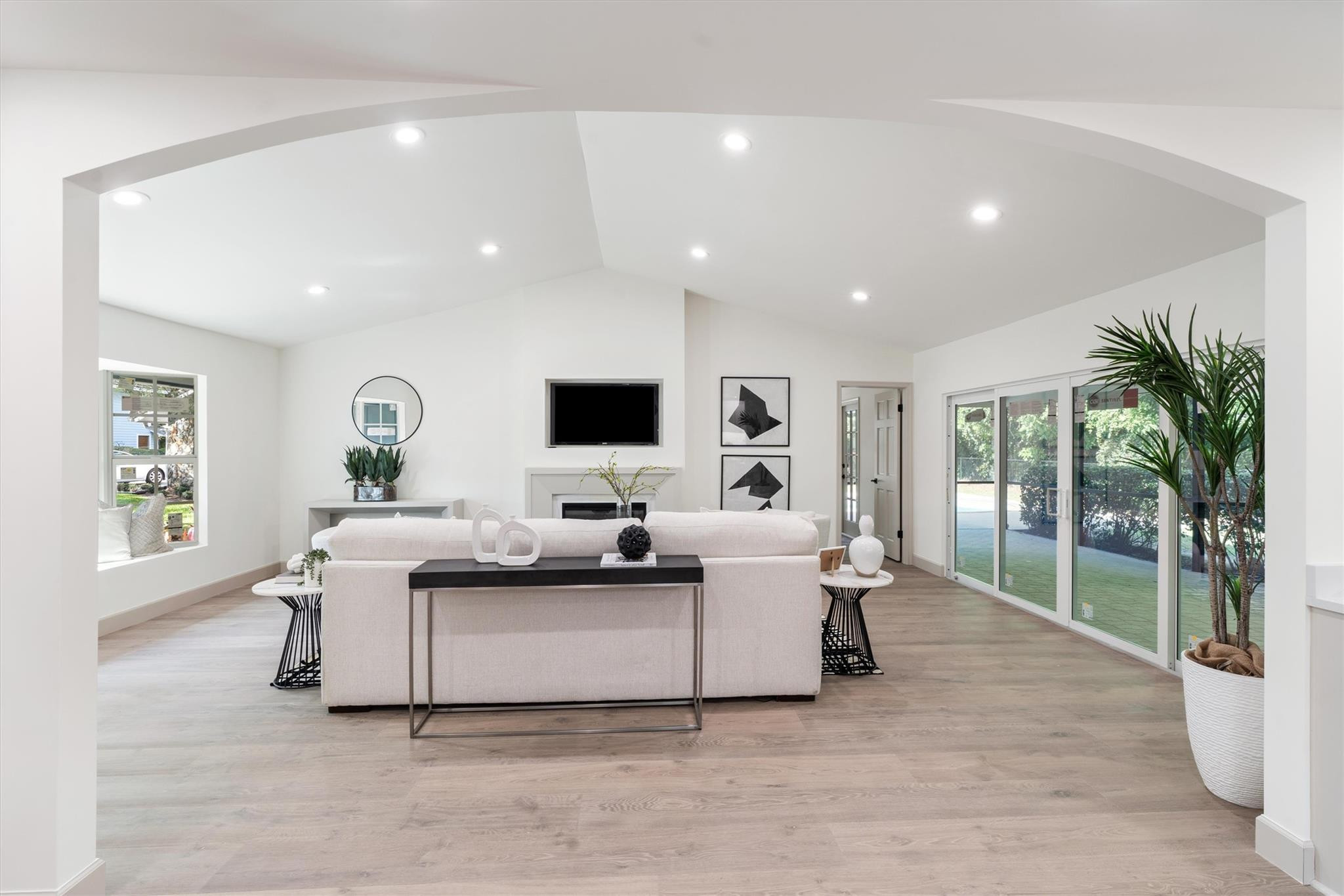 SHADY LAKES - Residential