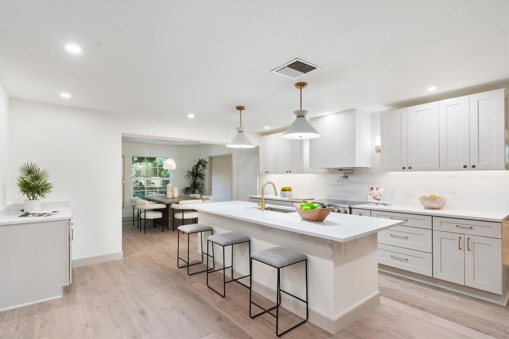 Photo of 3328 Pine Hill Trail, Palm Beach Gardens, FL 33418 (MLS # F10408575)