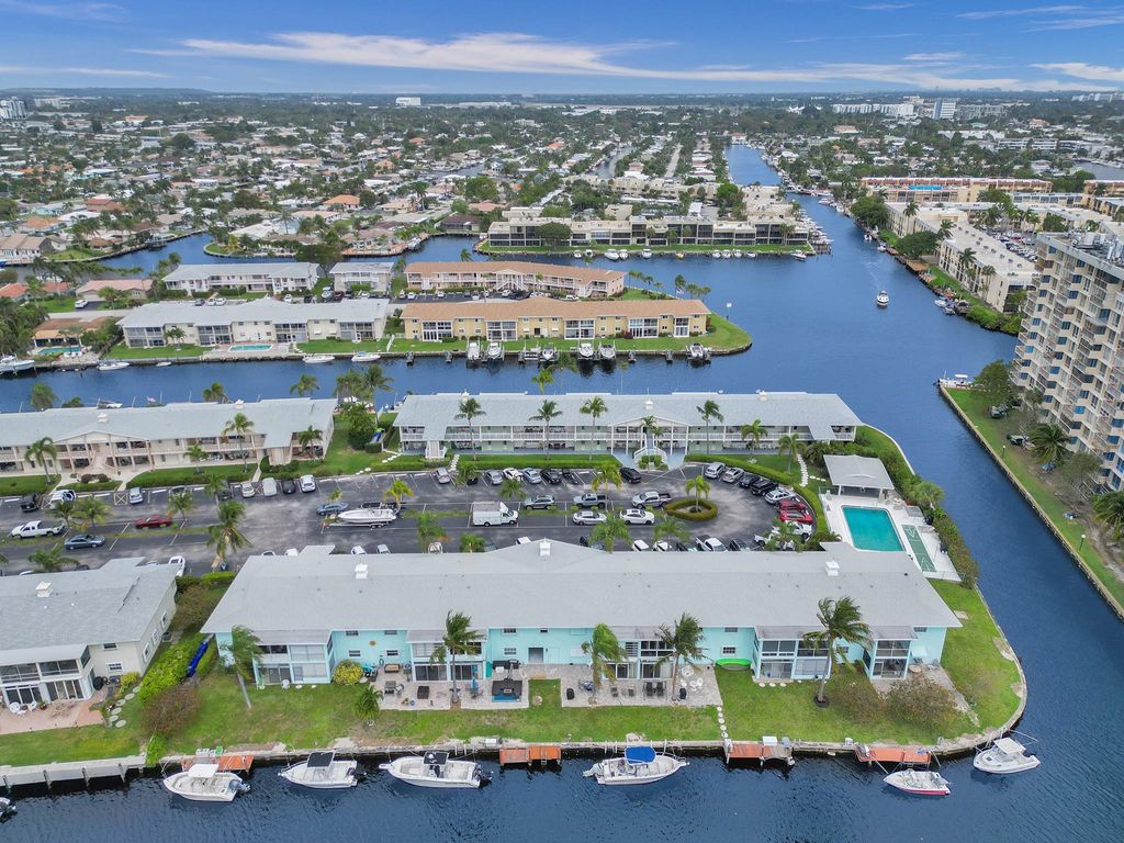 Photo of 931 SE 9th Avenue #10, Pompano Beach, FL 33060 (MLS # F10427966)