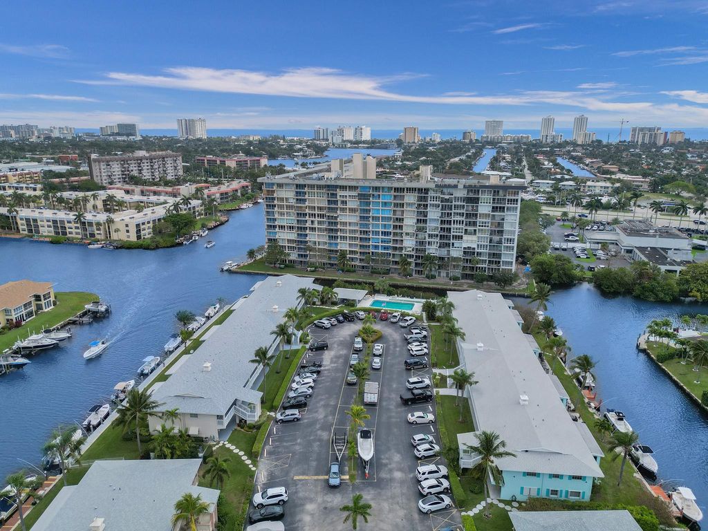 Photo of 931 SE 9th Avenue #10, Pompano Beach, FL 33060 (MLS # F10427966)