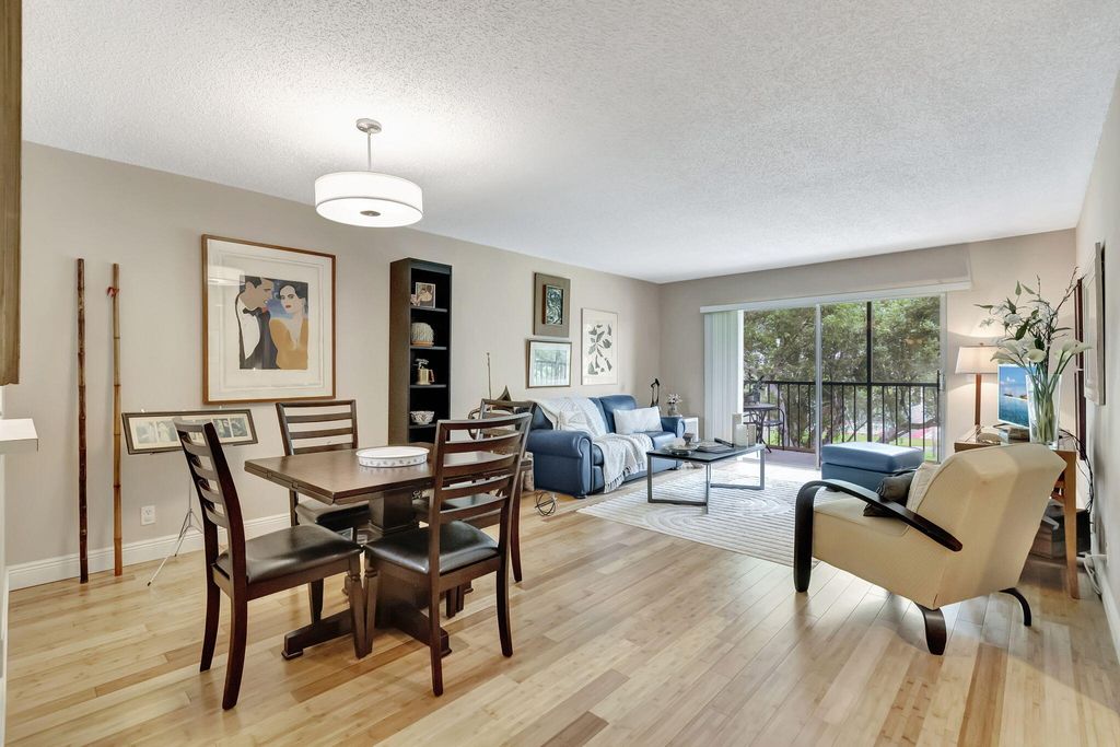 Photo of 7267 Huntington Lane #402, Delray Beach, FL 33446 (MLS # R11021926)