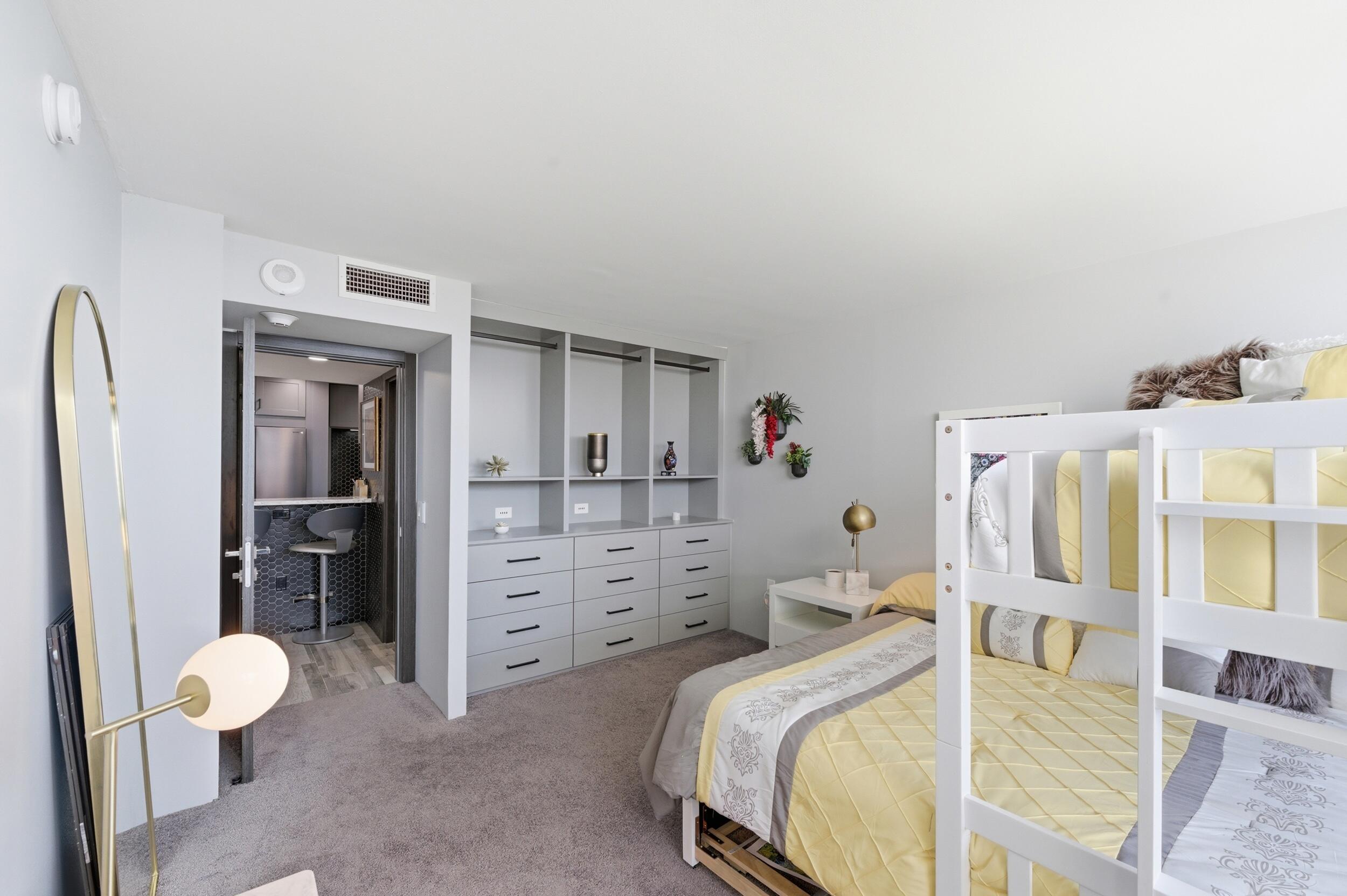 PALM BEACH HOUSE CONDO - Residential