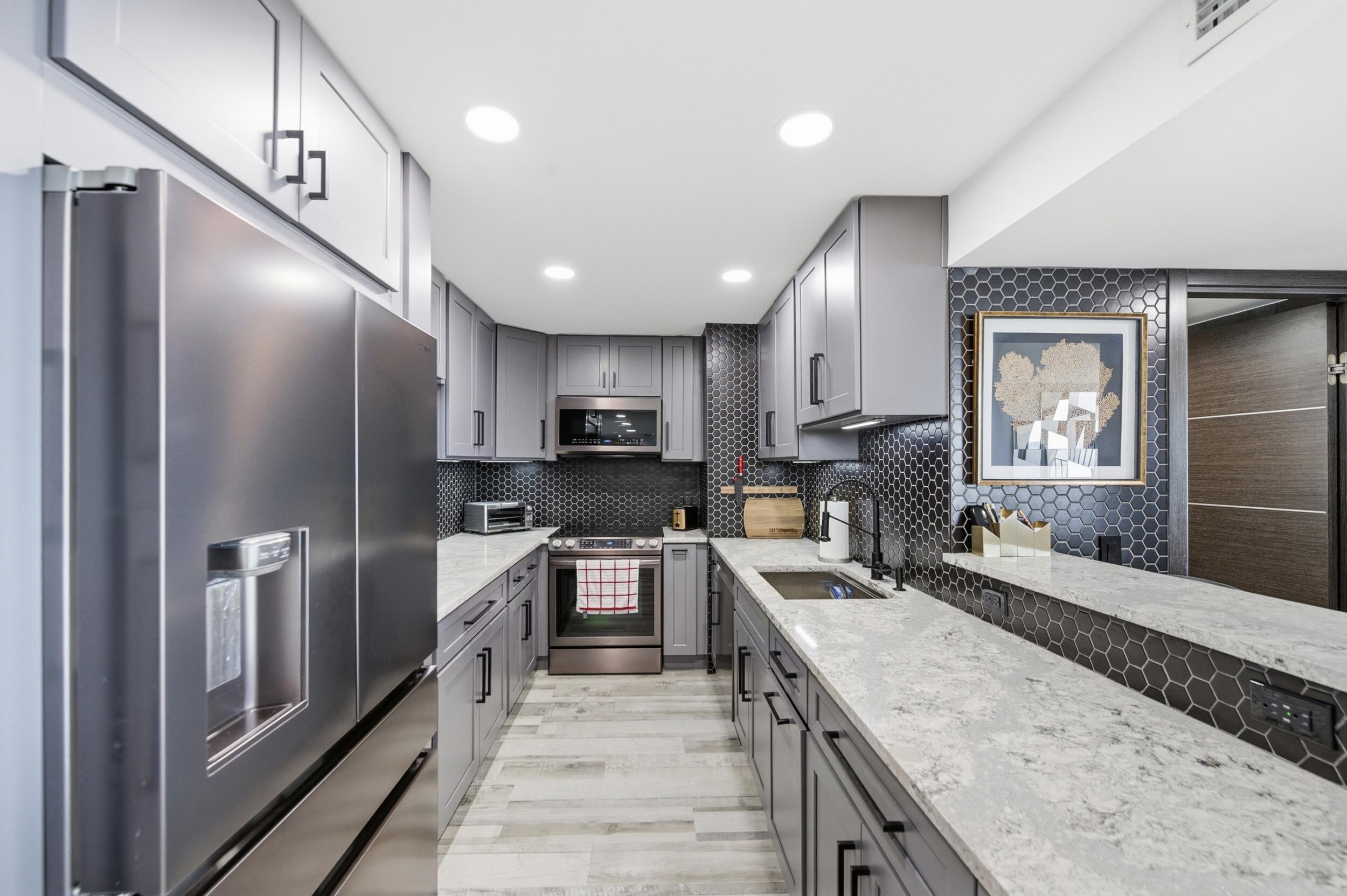 PALM BEACH HOUSE CONDO - Residential