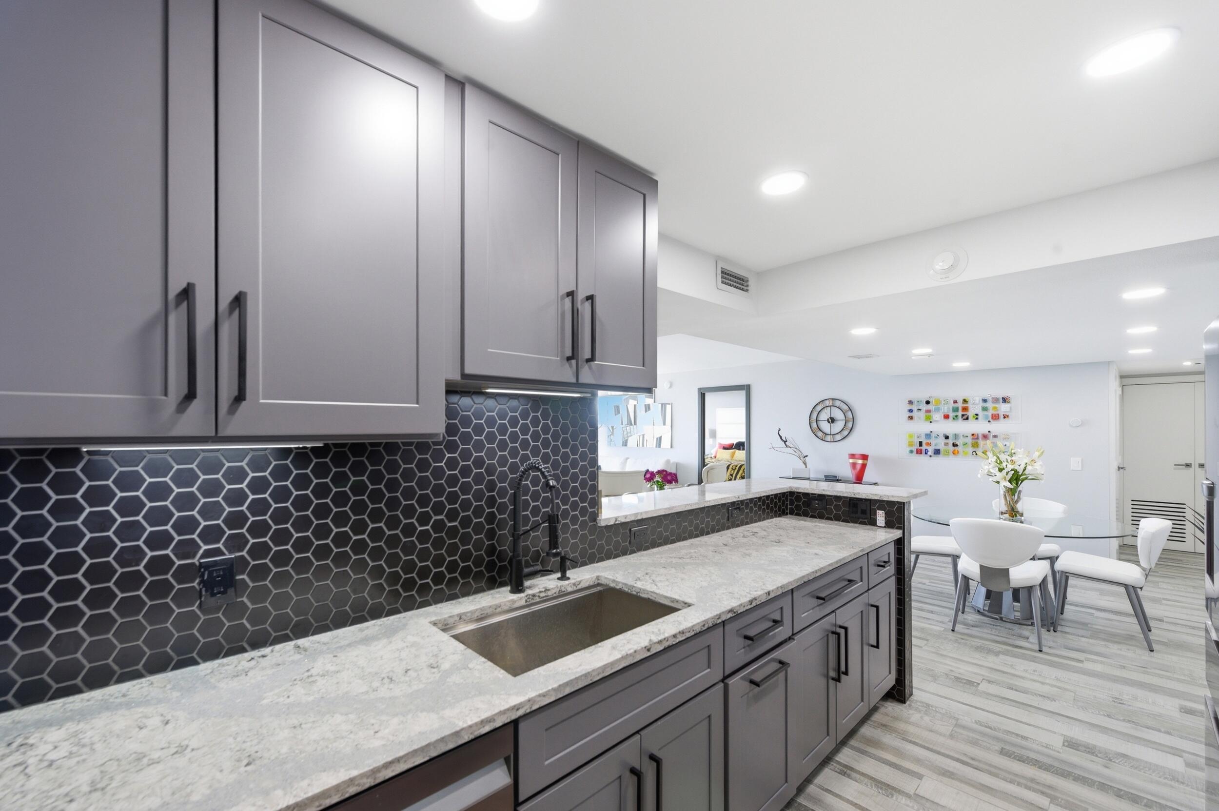 PALM BEACH HOUSE CONDO - Residential