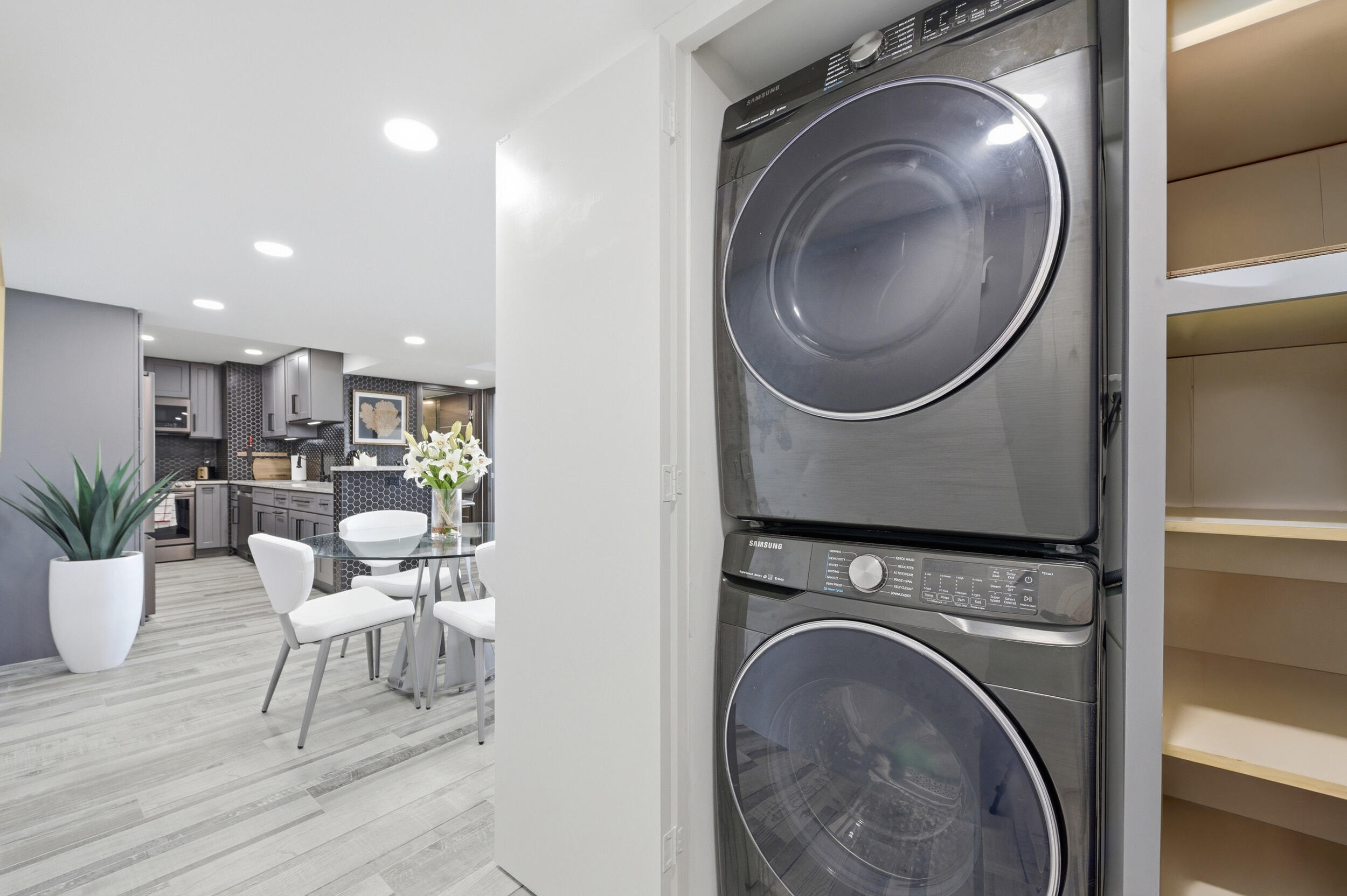 PALM BEACH HOUSE CONDO - Residential