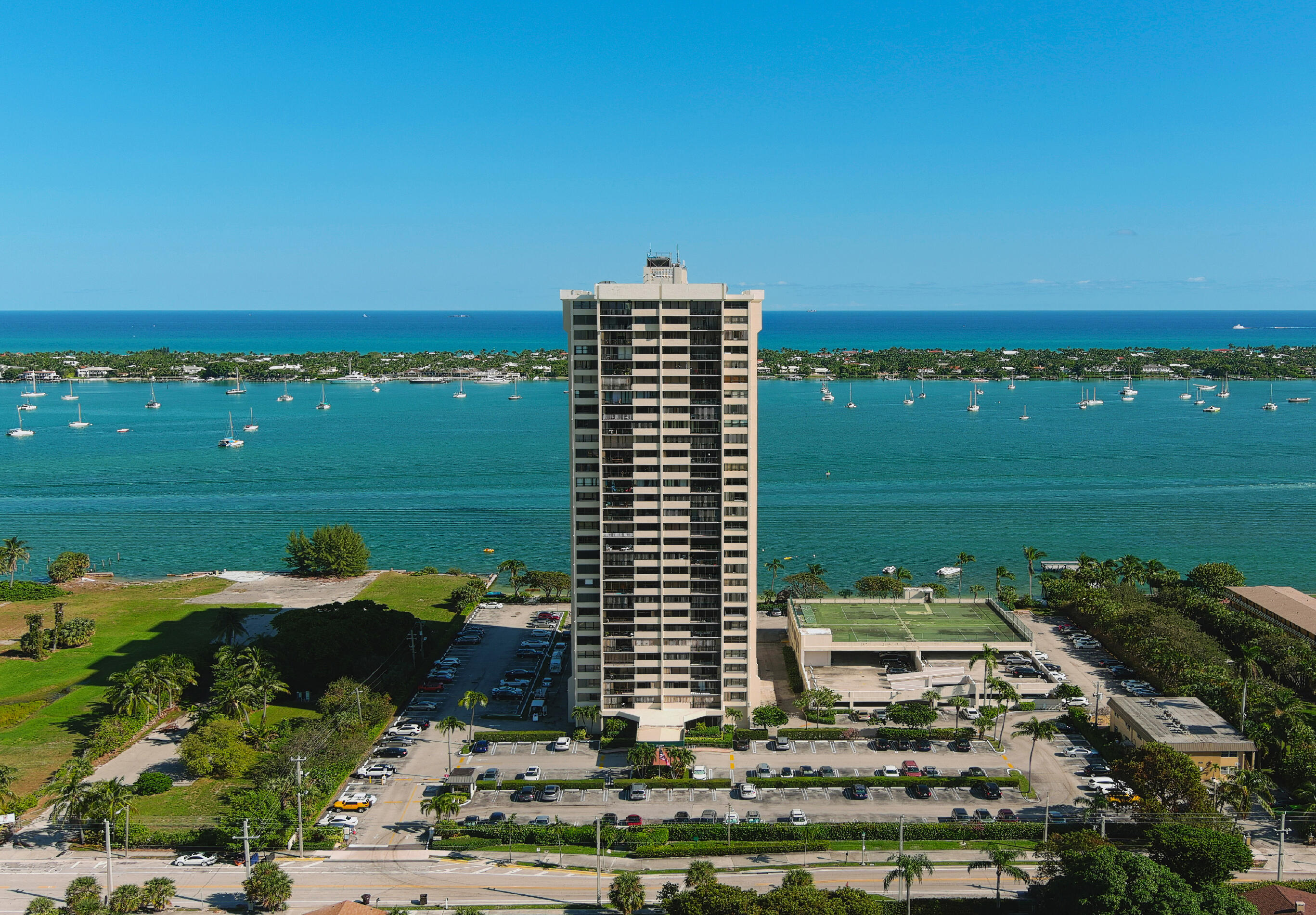 PALM BEACH HOUSE CONDO - Residential