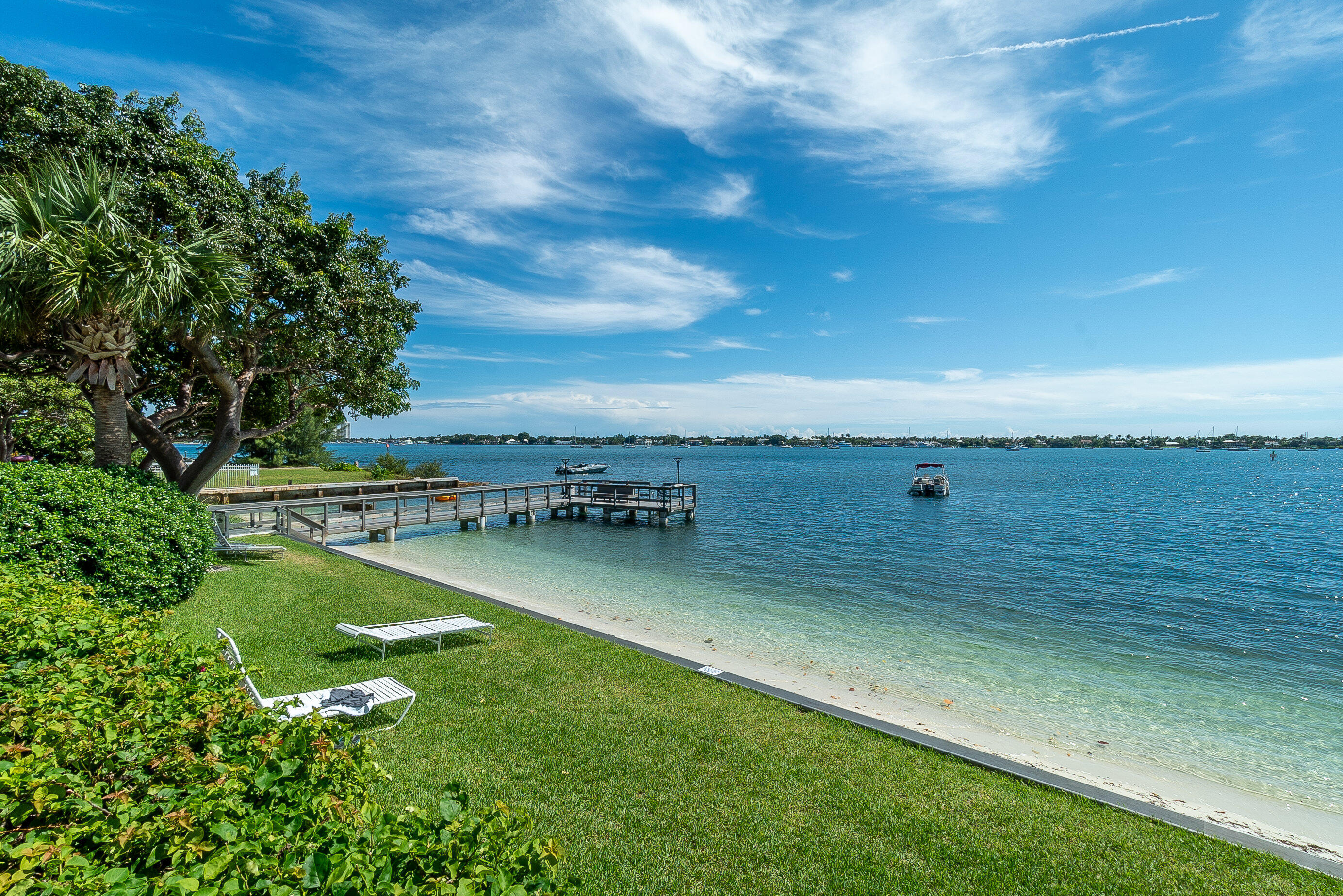 PALM BEACH HOUSE CONDO - Residential