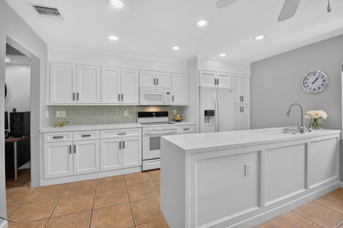 Tiny photo for 4675 CANAL Drive, Lake Worth, FL 33463 (MLS # B26085887)