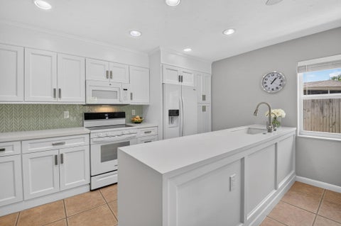Tiny photo for 4675 CANAL Drive, Lake Worth, FL 33463 (MLS # B26085887)