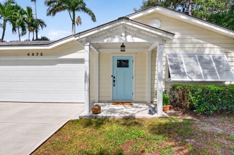 Tiny photo for 4675 CANAL Drive, Lake Worth, FL 33463 (MLS # B26085887)