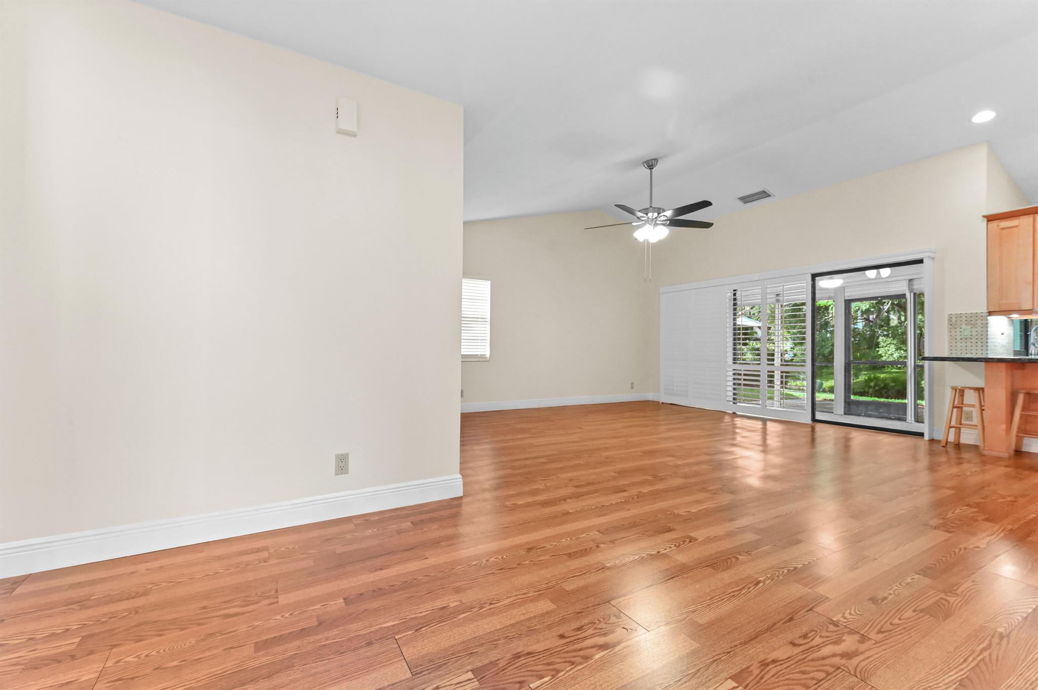 RAMBLEWOOD VILLAS - Residential