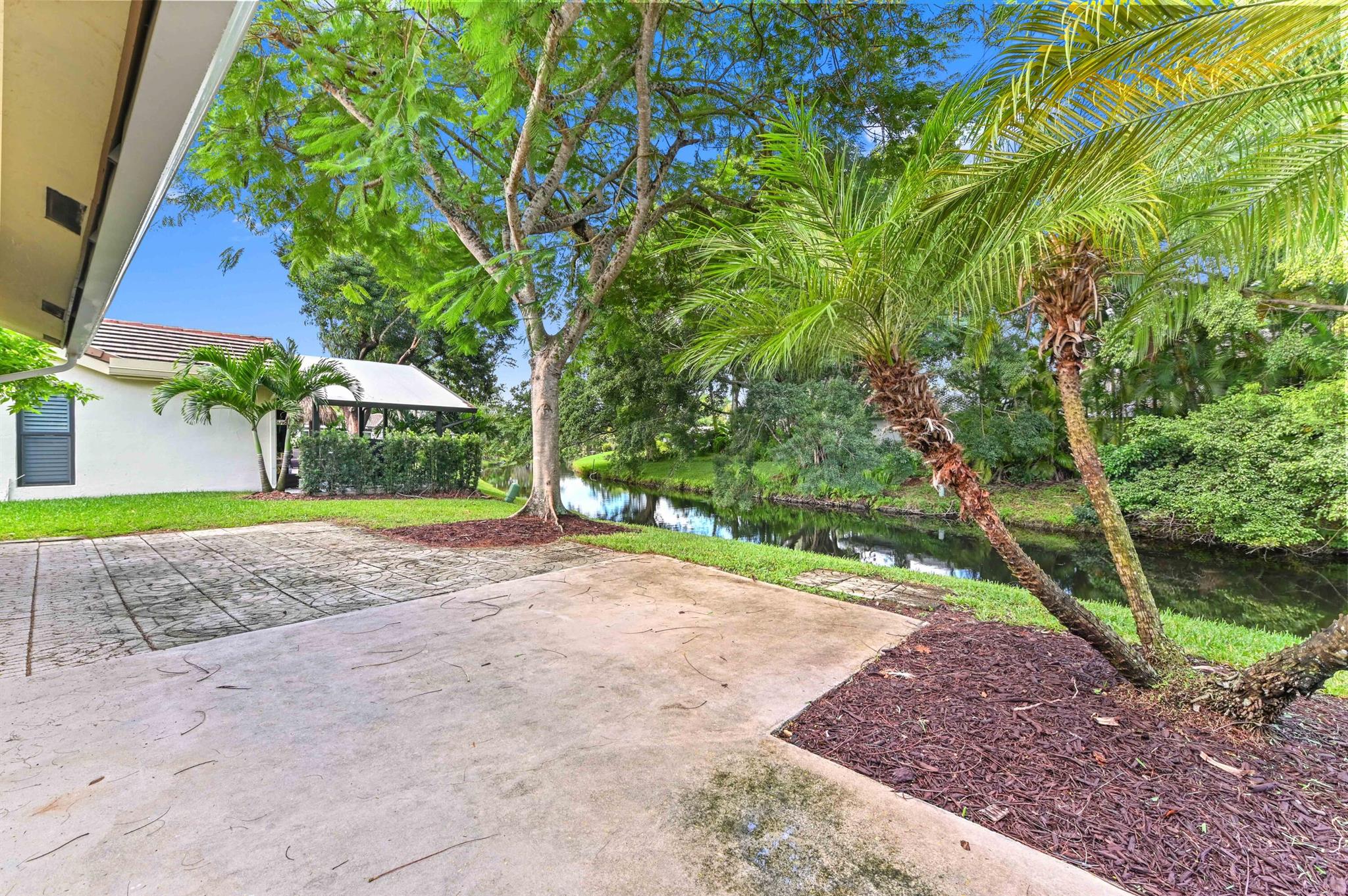 RAMBLEWOOD VILLAS - Residential