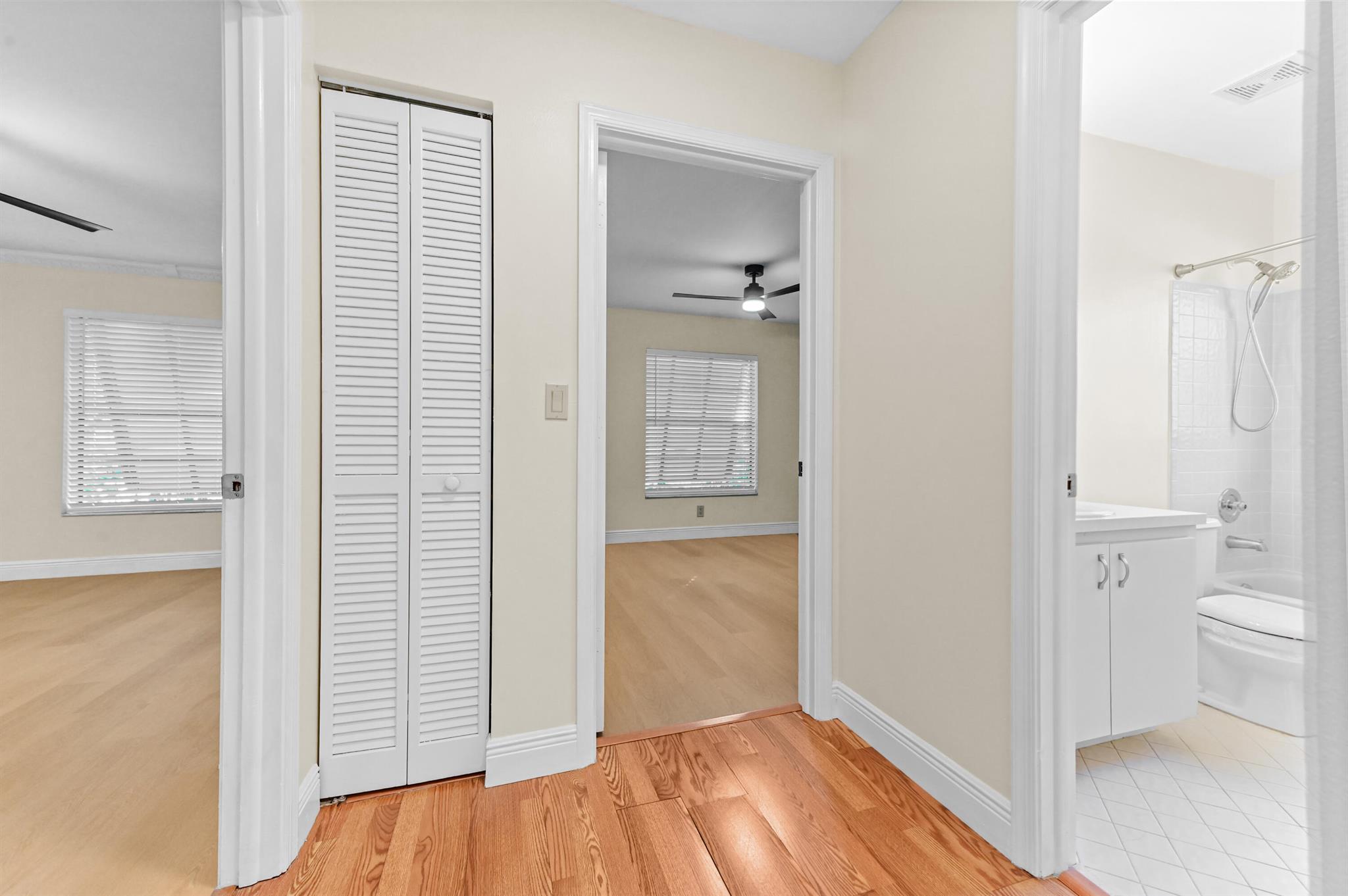 RAMBLEWOOD VILLAS - Residential