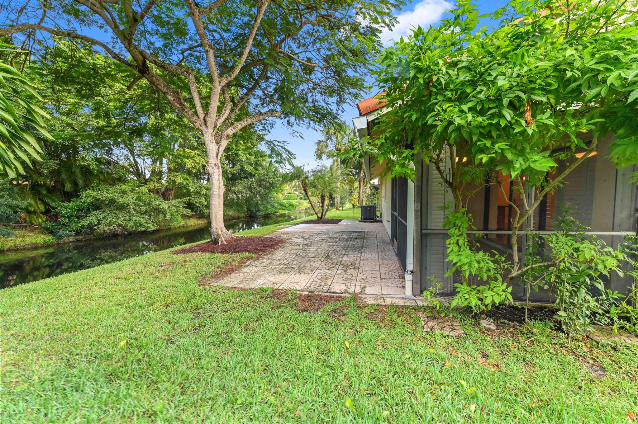 RAMBLEWOOD VILLAS - Residential