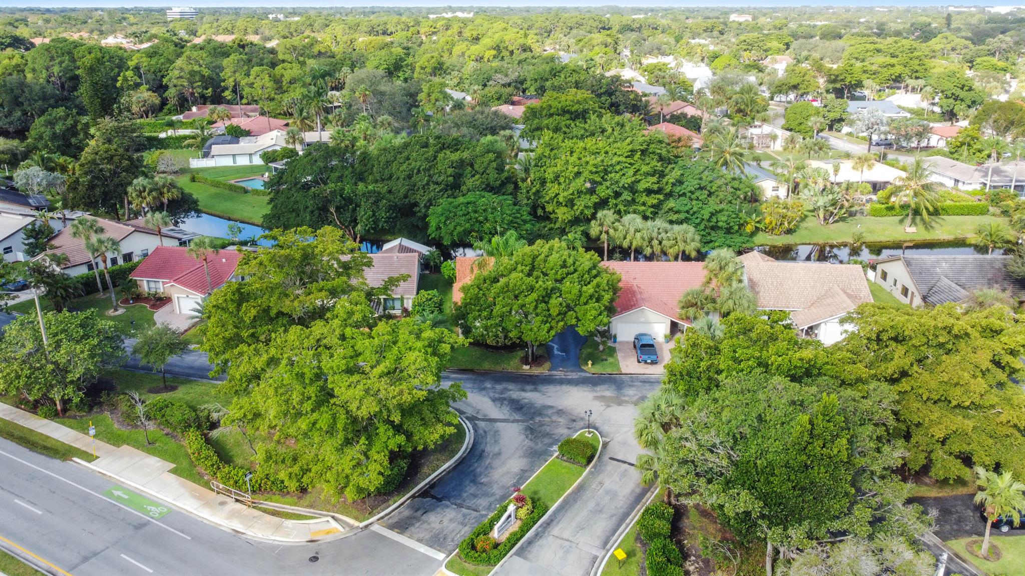 RAMBLEWOOD VILLAS - Residential