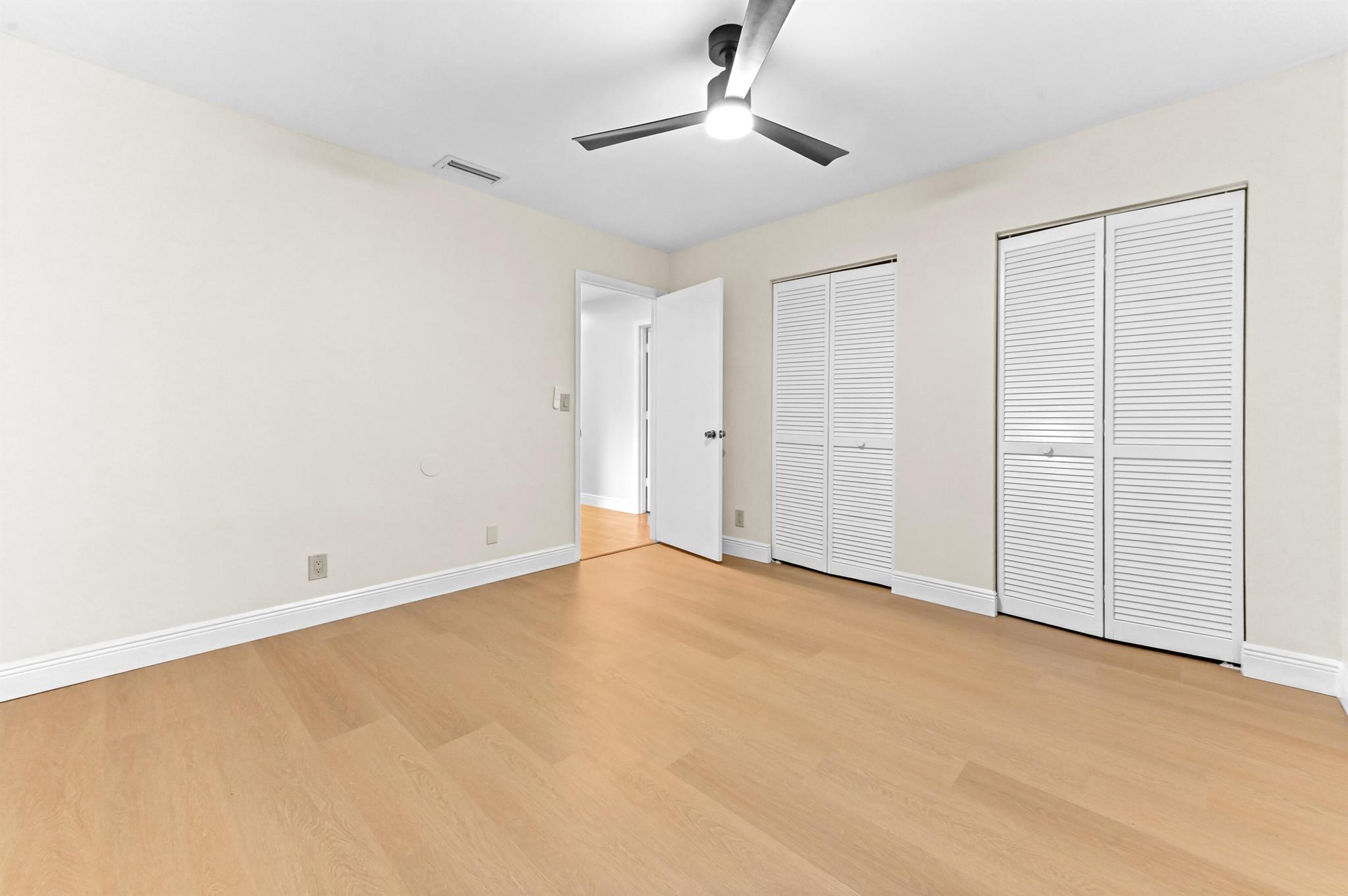 RAMBLEWOOD VILLAS - Residential