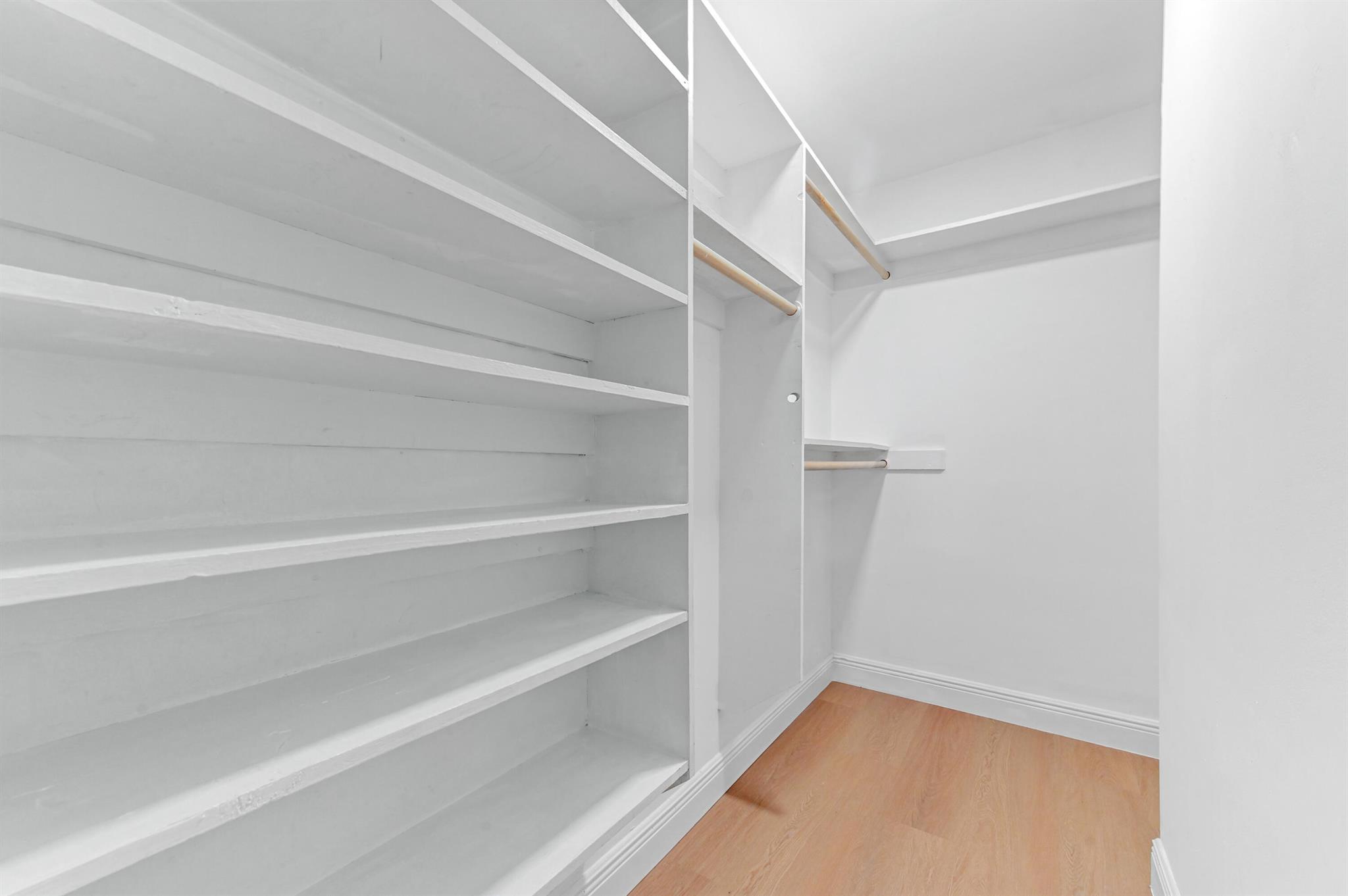 RAMBLEWOOD VILLAS - Residential