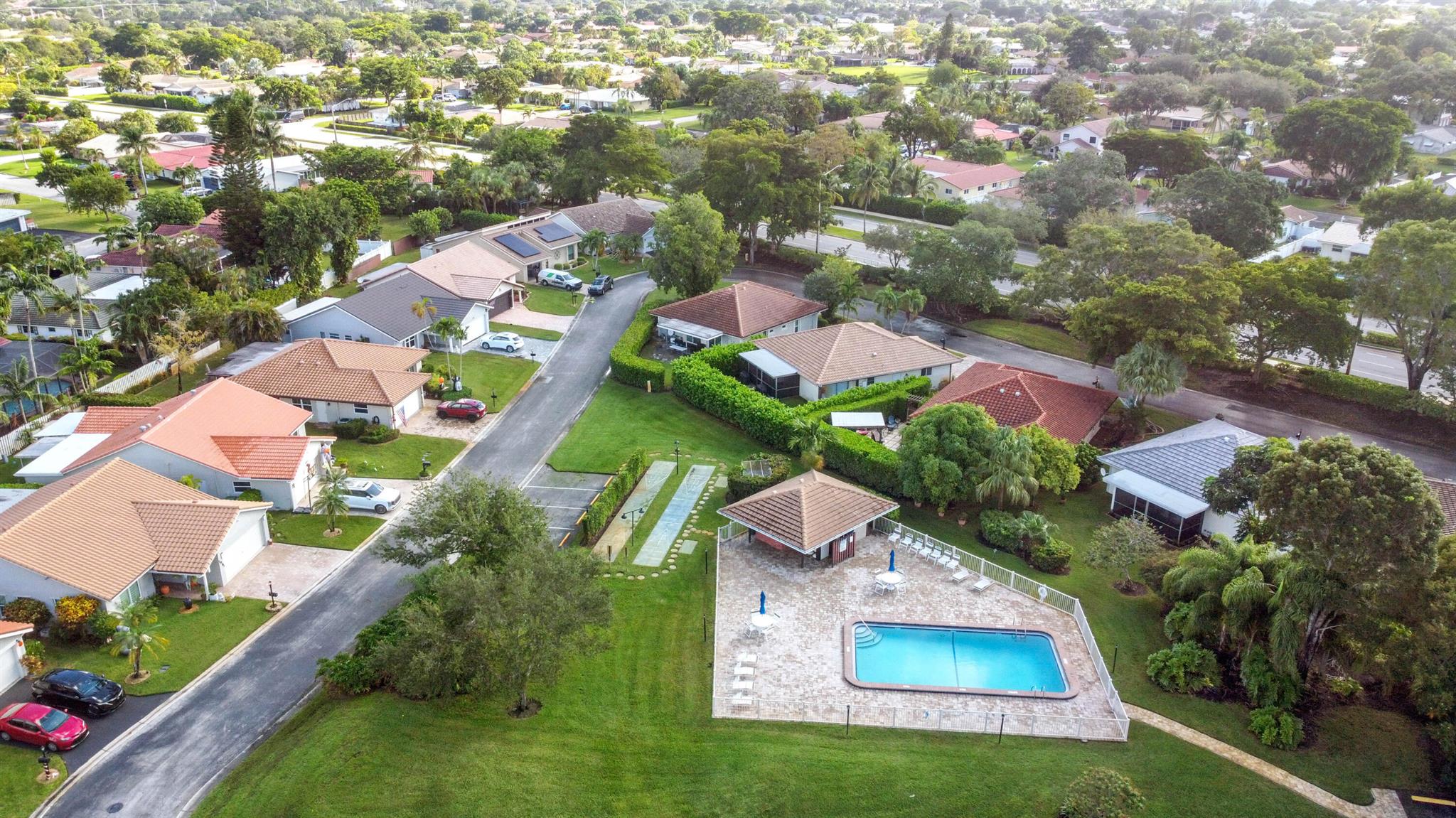 RAMBLEWOOD VILLAS - Residential