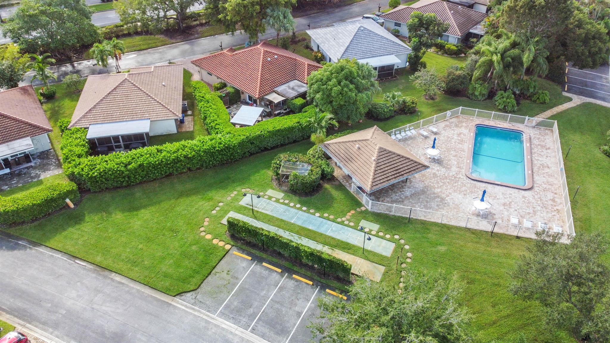 RAMBLEWOOD VILLAS - Residential