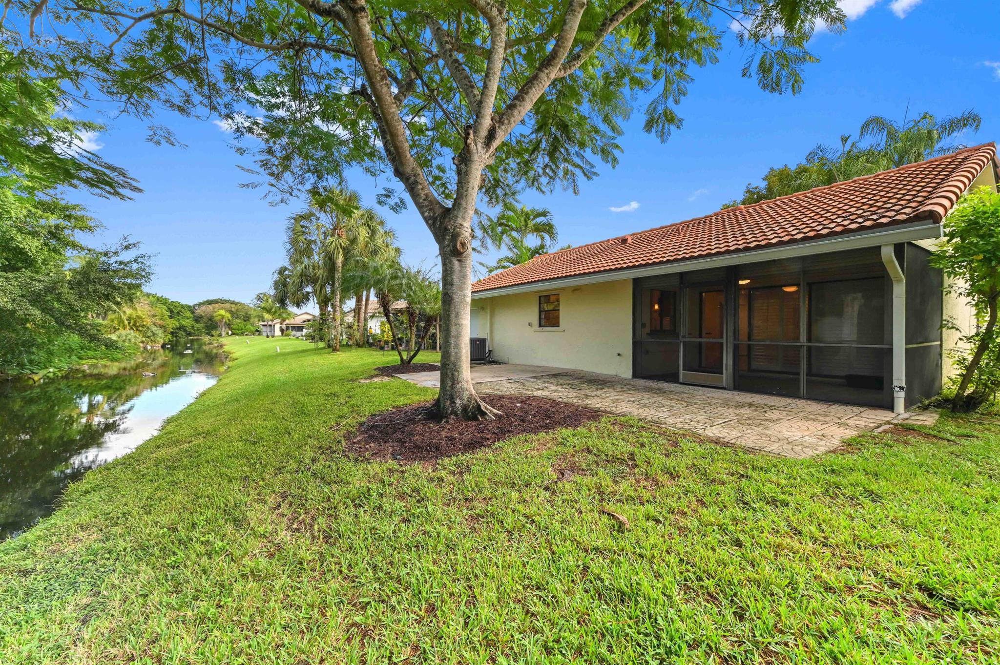 RAMBLEWOOD VILLAS - Residential