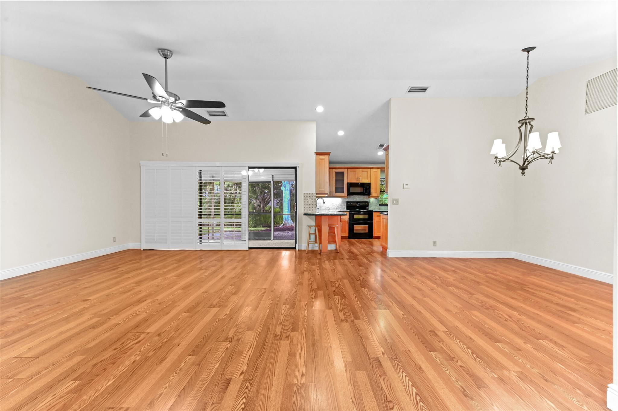 RAMBLEWOOD VILLAS - Residential