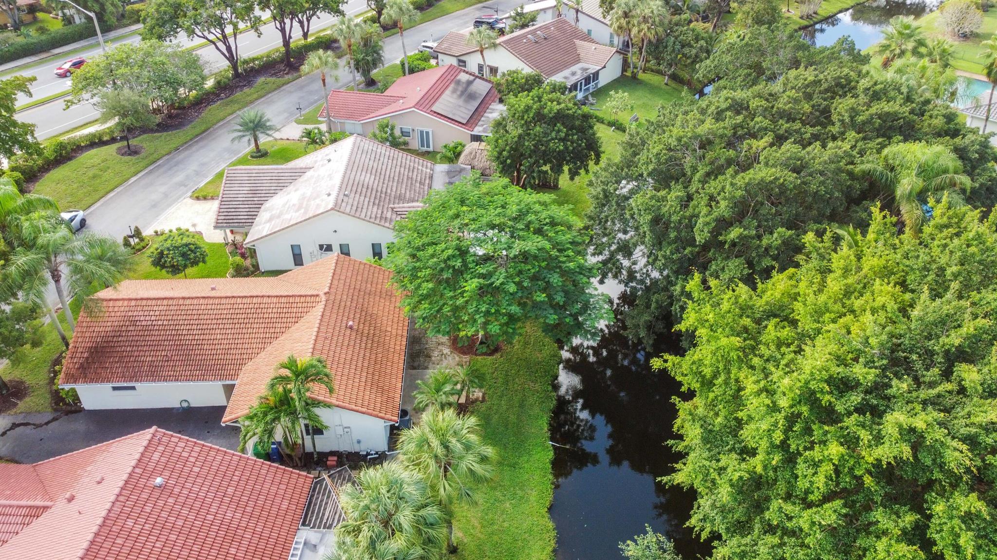 RAMBLEWOOD VILLAS - Residential