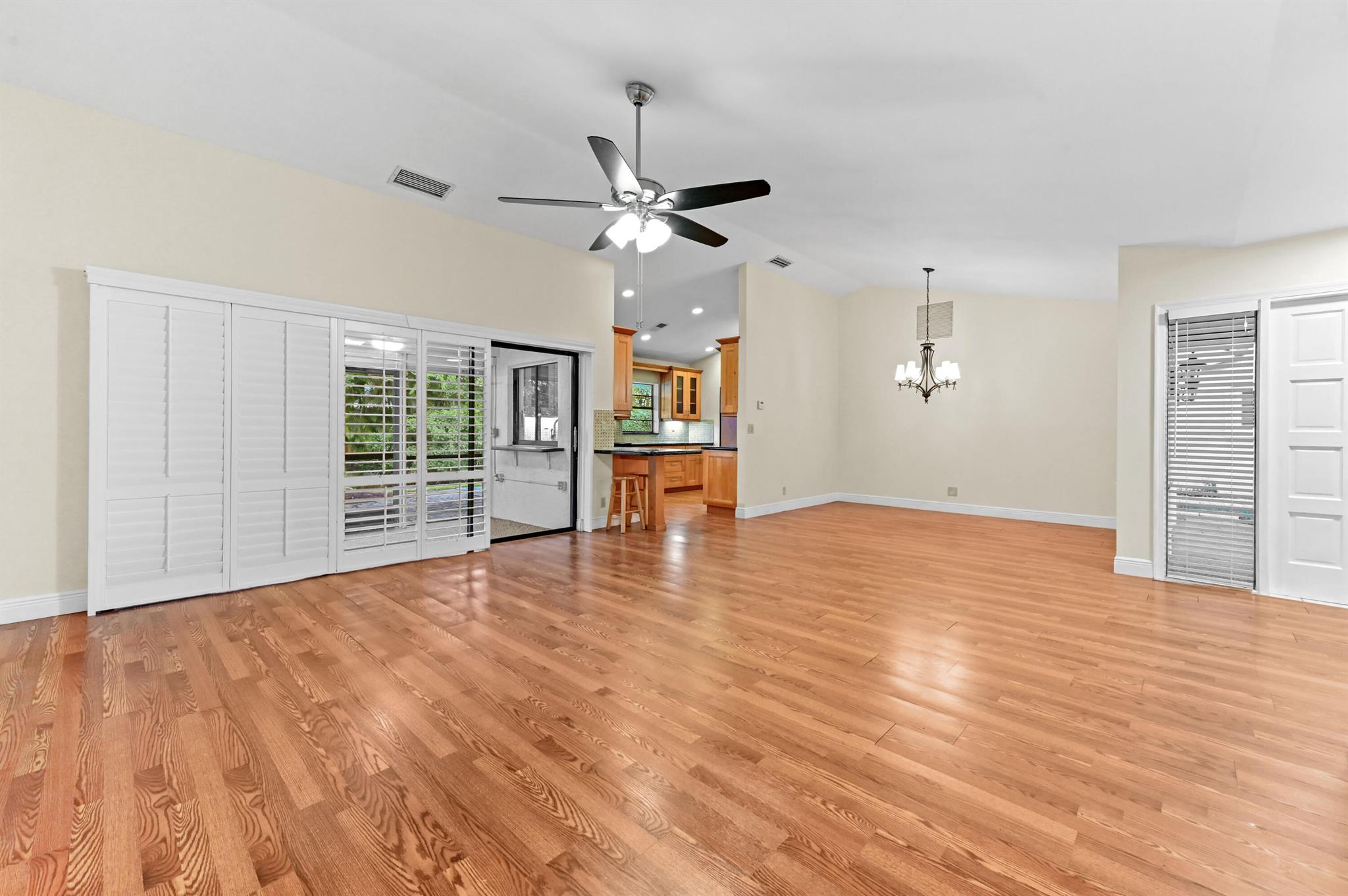 RAMBLEWOOD VILLAS - Residential