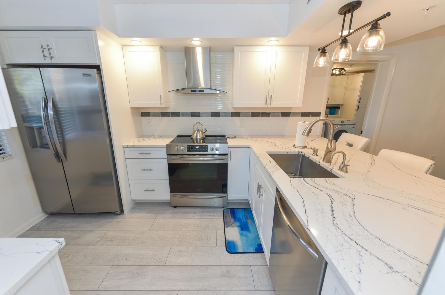 1001 Seafarer Circle 102