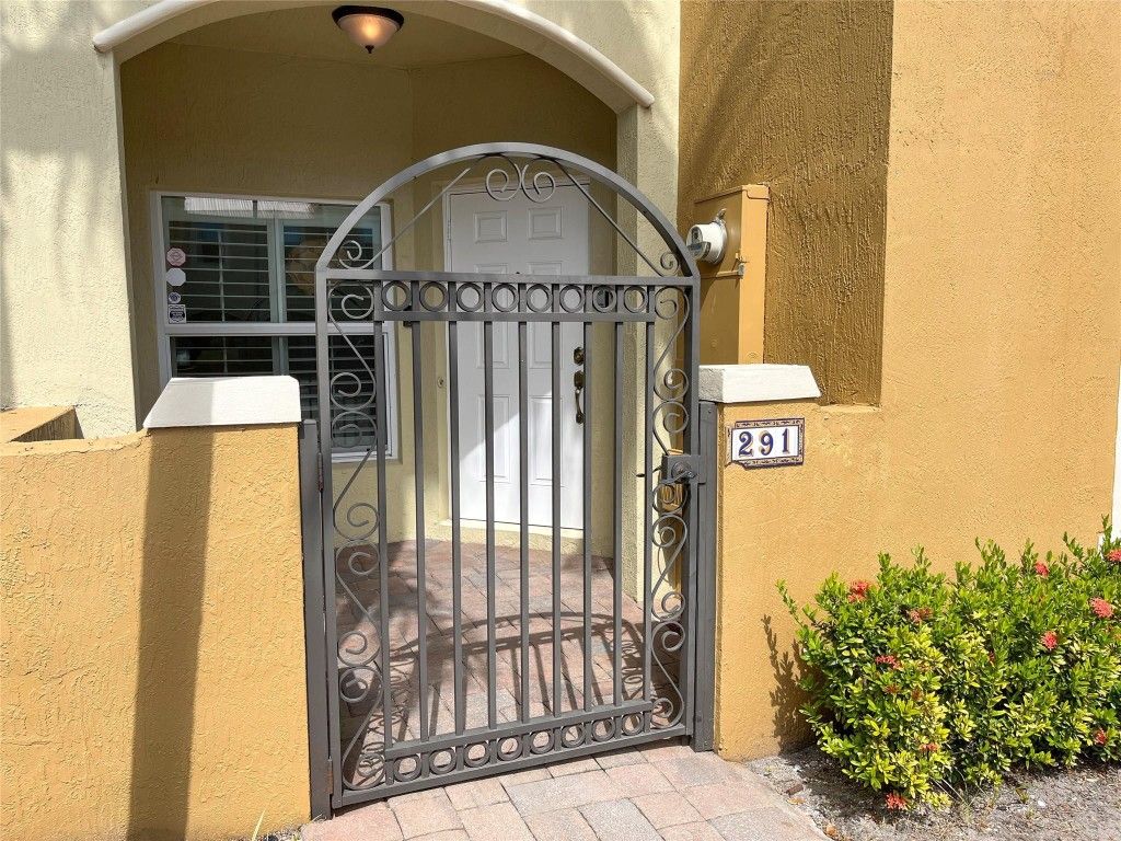 Photo of 291 Lake Monterey Circle, Boynton Beach, FL 33426 (MLS # F10533154)