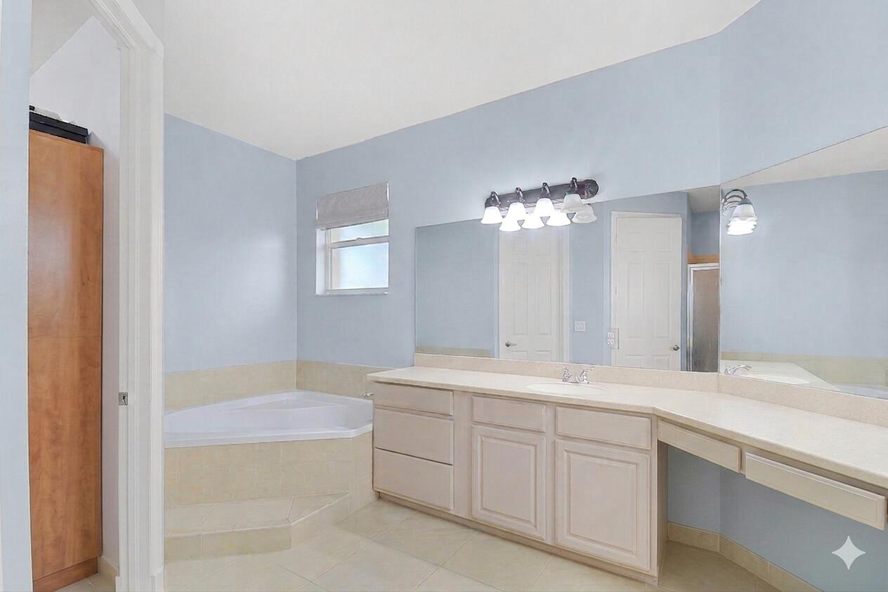 PORT ST LUCIE SECTION 8 - Residential