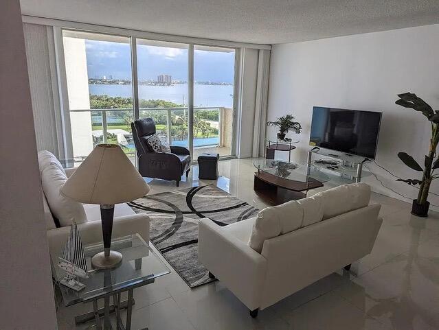 5440 N Ocean Drive 705