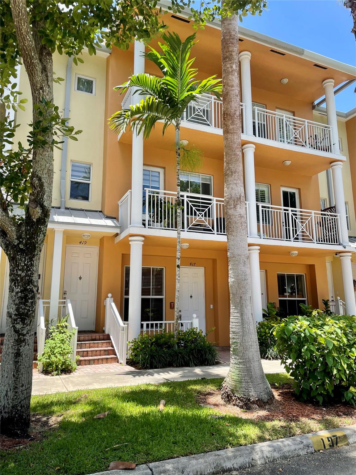417 SW 13TH TERRACE 417