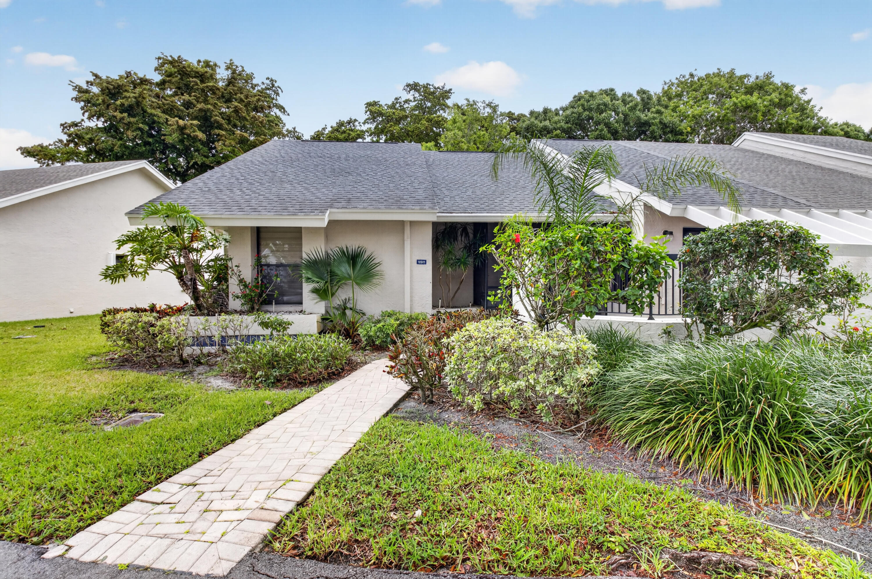 10911 Lake Front Place