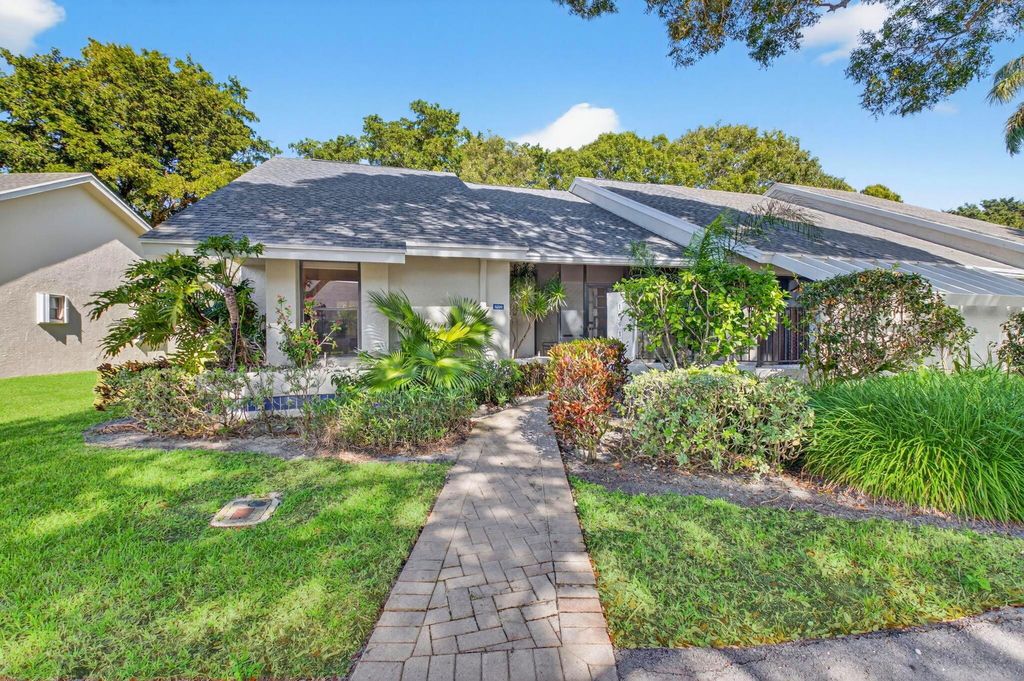 Photo of 10911 Lake Front Place, Boca Raton, FL 33498 (MLS # B26022335)