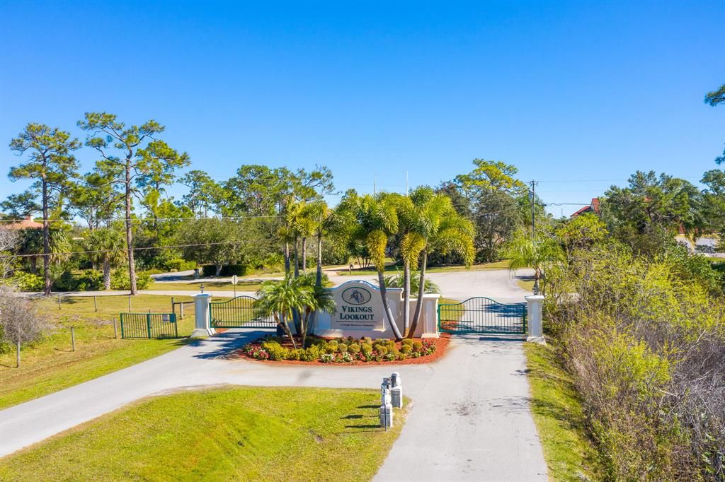 Photo of 2601 SE North Lookout Boulevard, Port Saint Lucie, FL 34984 (MLS # R10691083)