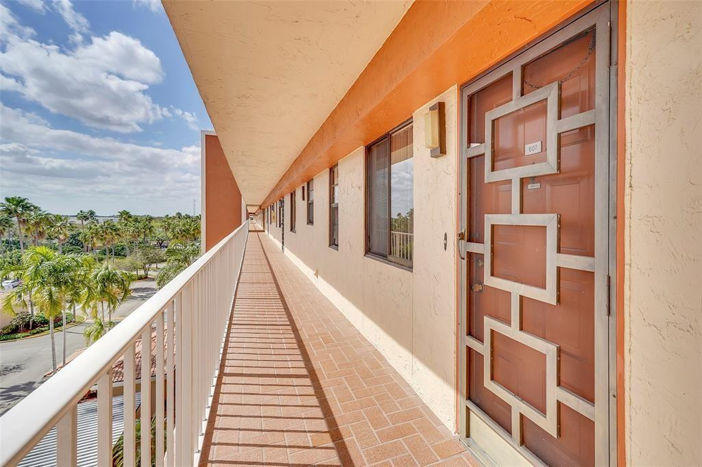 HUNTINGTON TOWERS CONDO - Residential