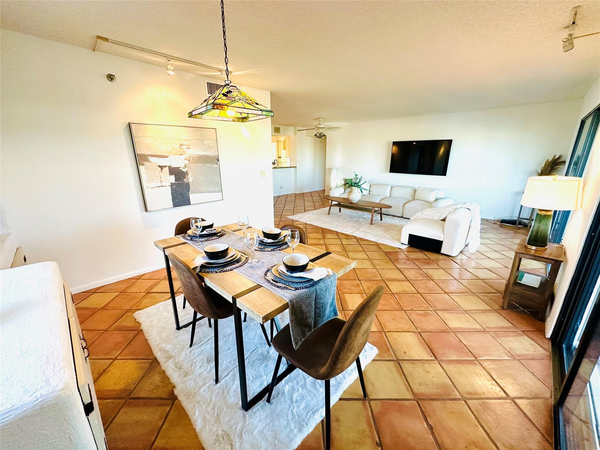 HUNTINGTON TOWERS CONDO - Residential