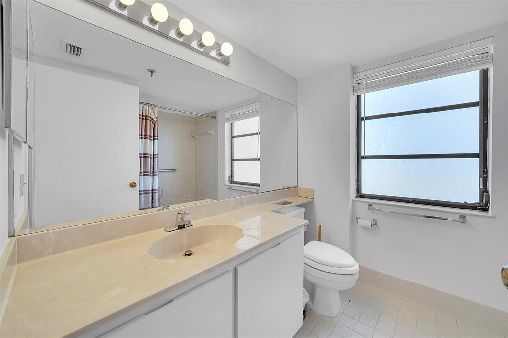 HUNTINGTON TOWERS CONDO - Residential