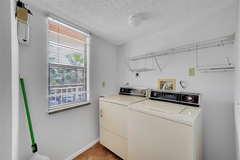 HUNTINGTON TOWERS CONDO - Residential