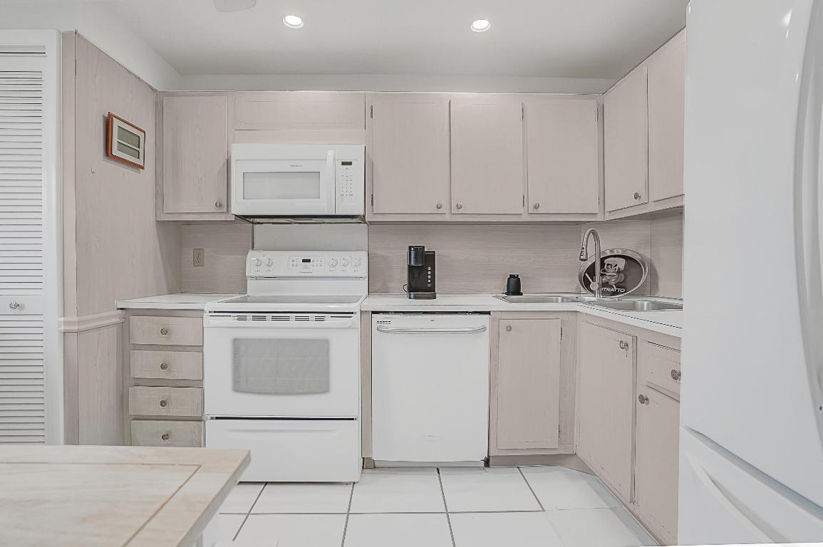 Hillsboro Cove - Residential