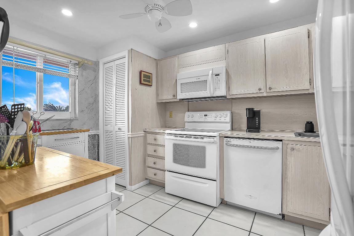 Hillsboro Cove - Residential