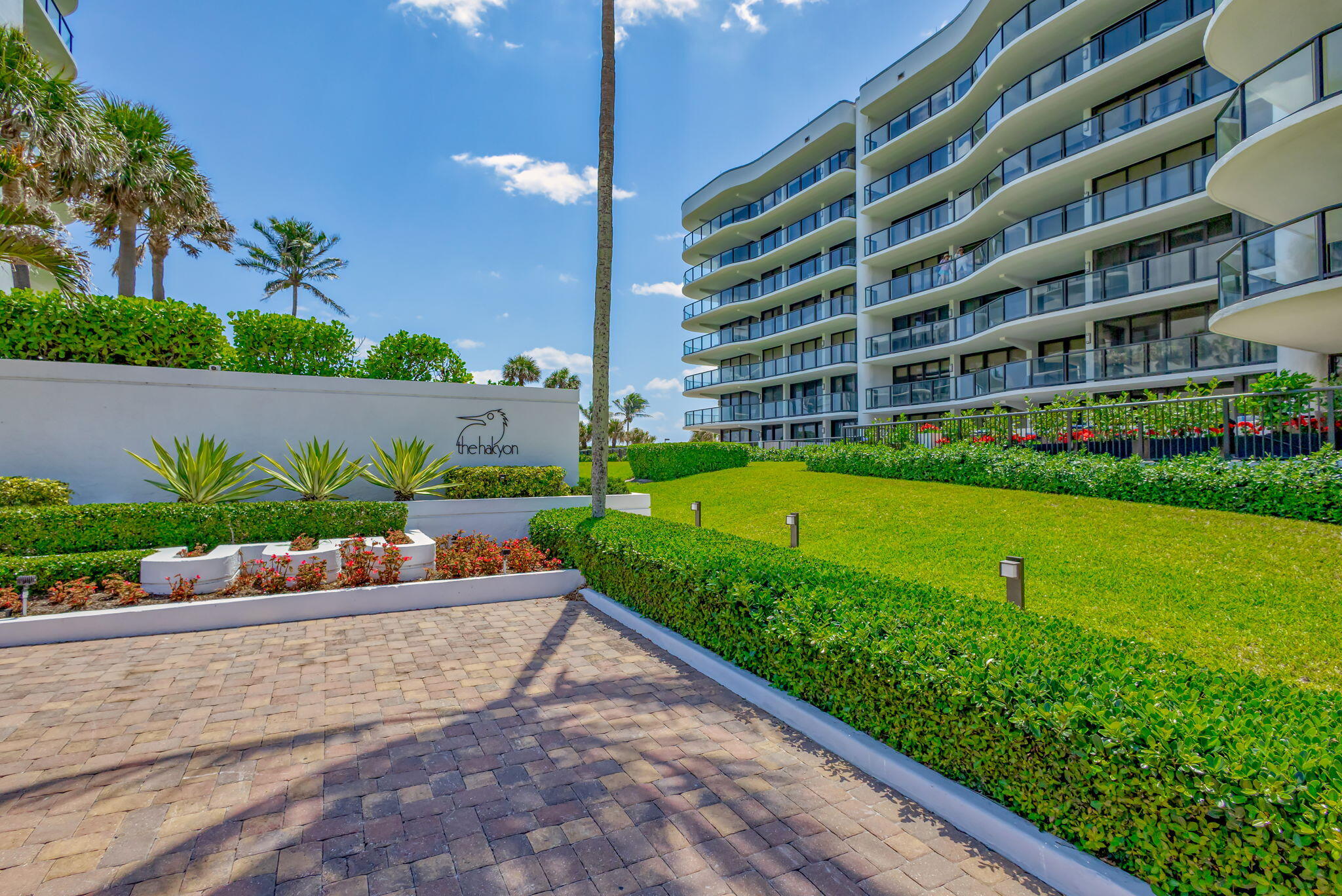 3440 S Ocean Boulevard 105s