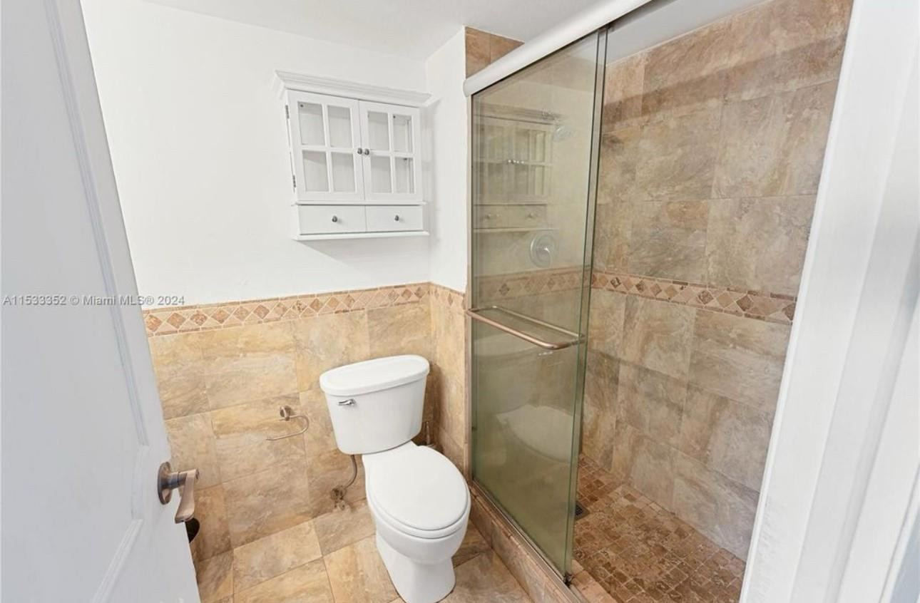 11930 N Bayshore Drive 302