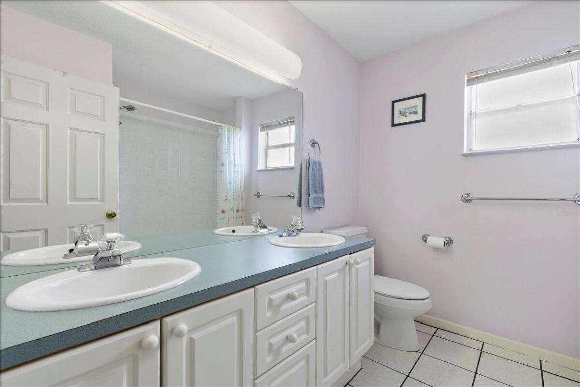 ISLAND OF RIVER BRIDGE - Residential