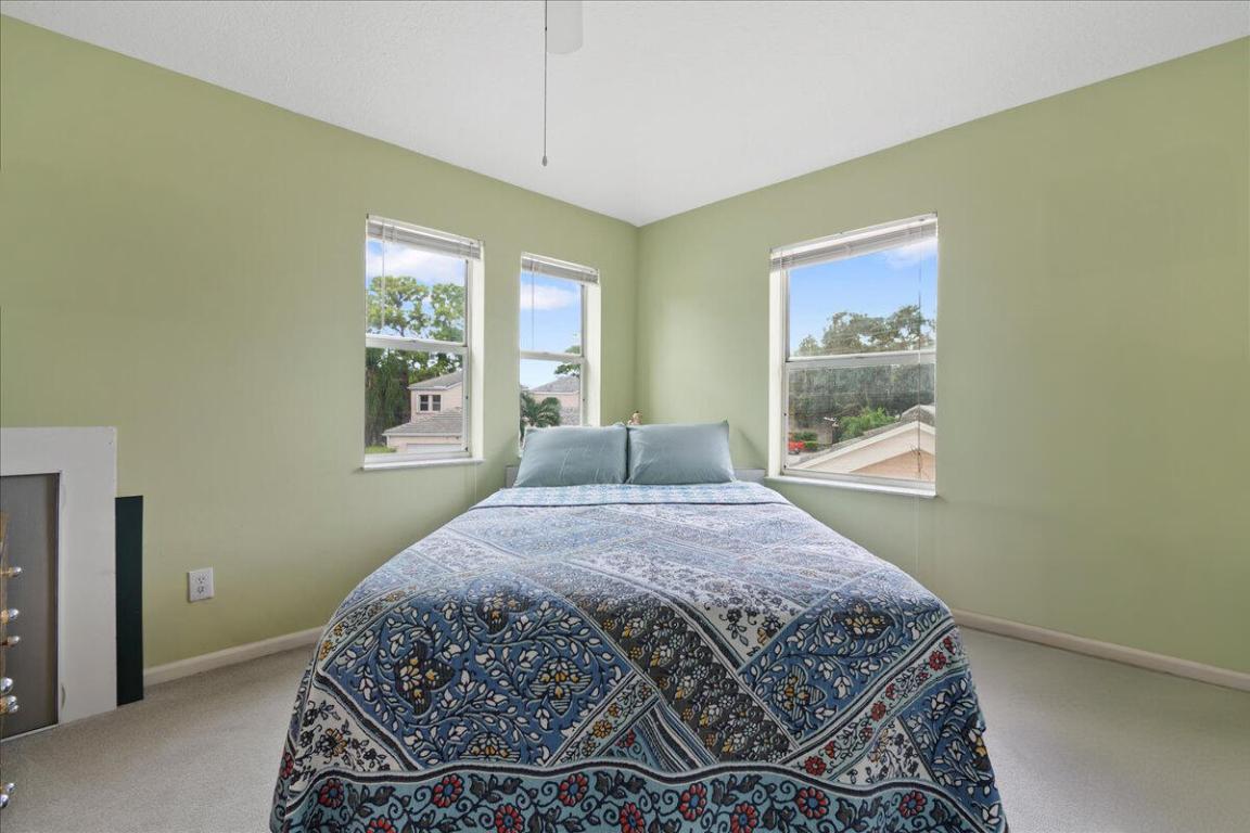 ISLAND OF RIVER BRIDGE - Residential