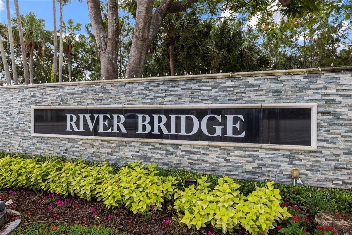ISLAND OF RIVER BRIDGE - Residential