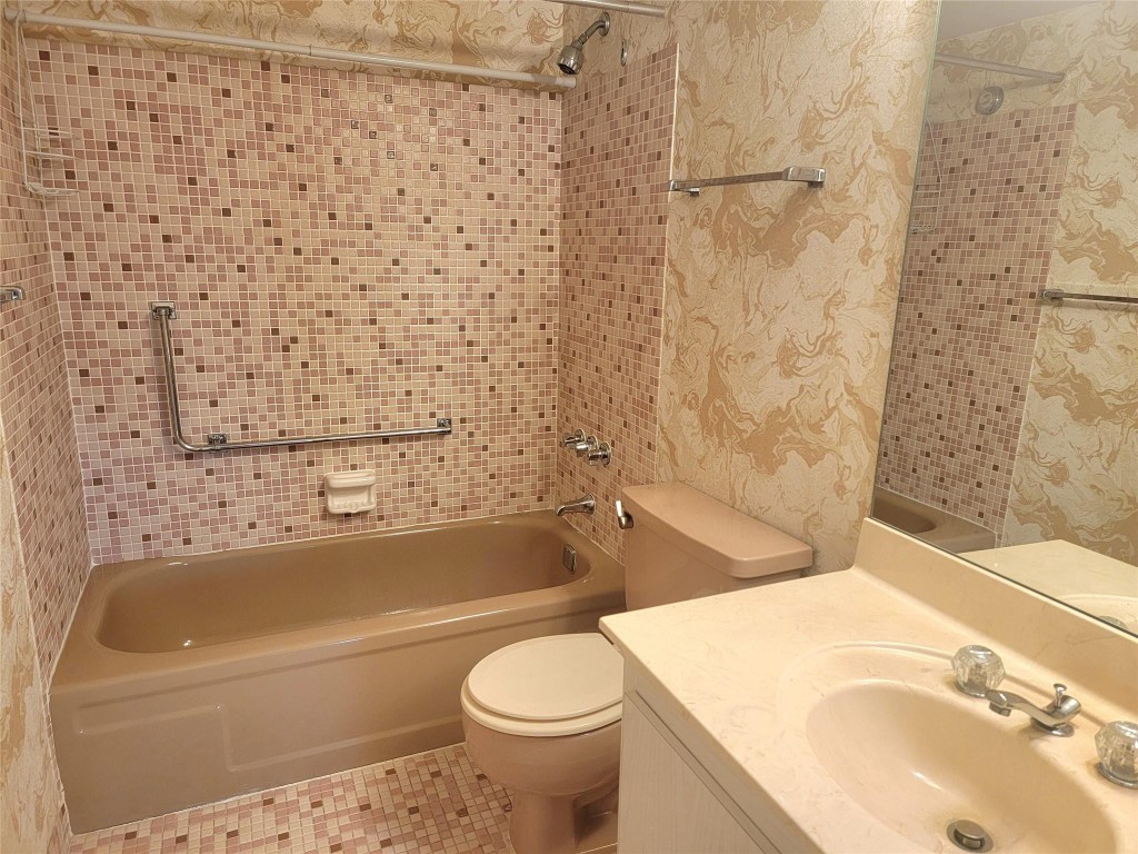 Oakbrook Village - Residential